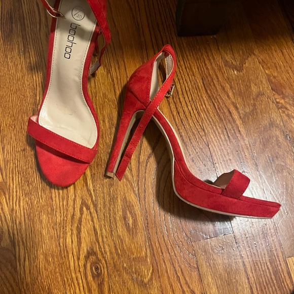 Red heels - Picture 1 of 2